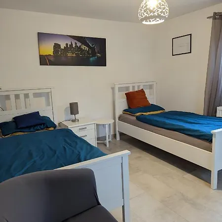 Monteure- Frankfurt Roedermark - Ganzes Haus! דירה *